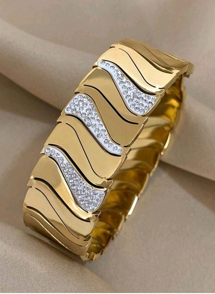 High Quality Stainless Steel Gold Plated Trendy Bracelet For Women Medium Size - Image 3