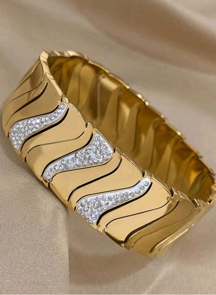 High Quality Stainless Steel Gold Plated Trendy Bracelet For Women Medium Size - Image 4