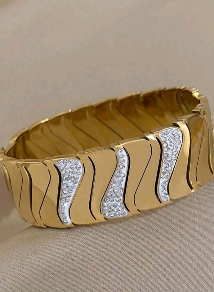 High Quality Stainless Steel Gold Plated Trendy Bracelet For Women Medium Size - Image 5