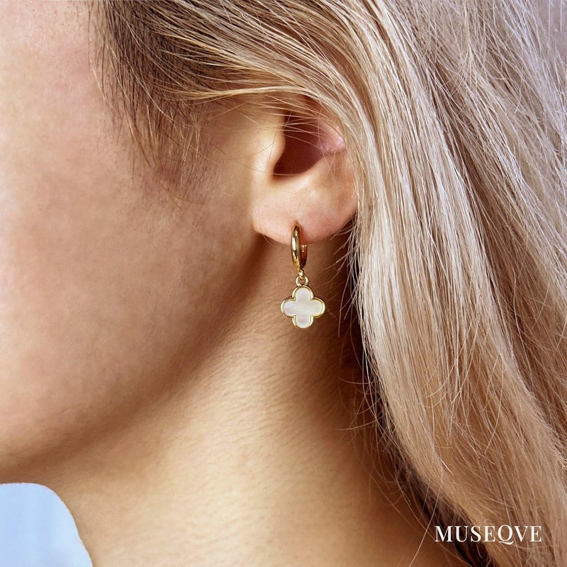 Four-leaf Clover Earrings Lucky Grass Buckle Hoop Earrings White - Image 2