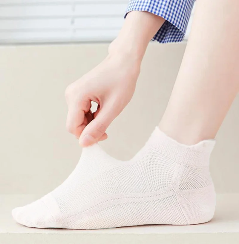 Esinti Women's Booties Black White Cotton Socks Ankle Length Short Sports Running Hiking Socks 6 Pairs