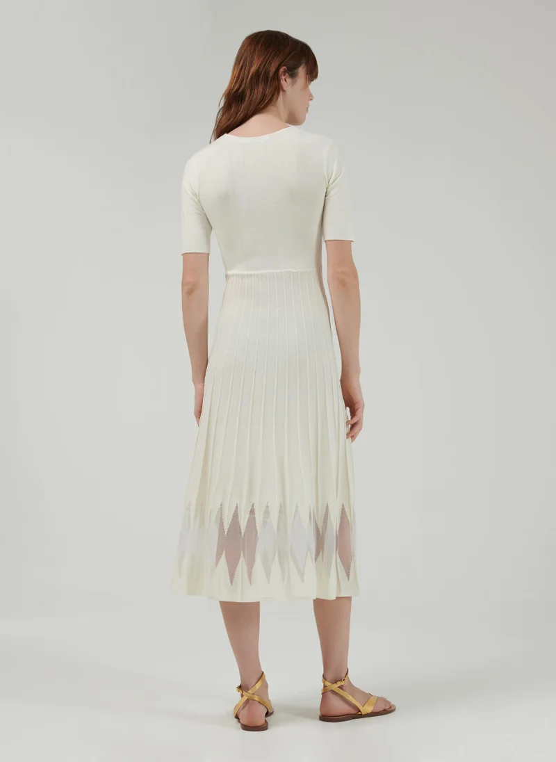 ليم فستان محاك بقماش شبكي