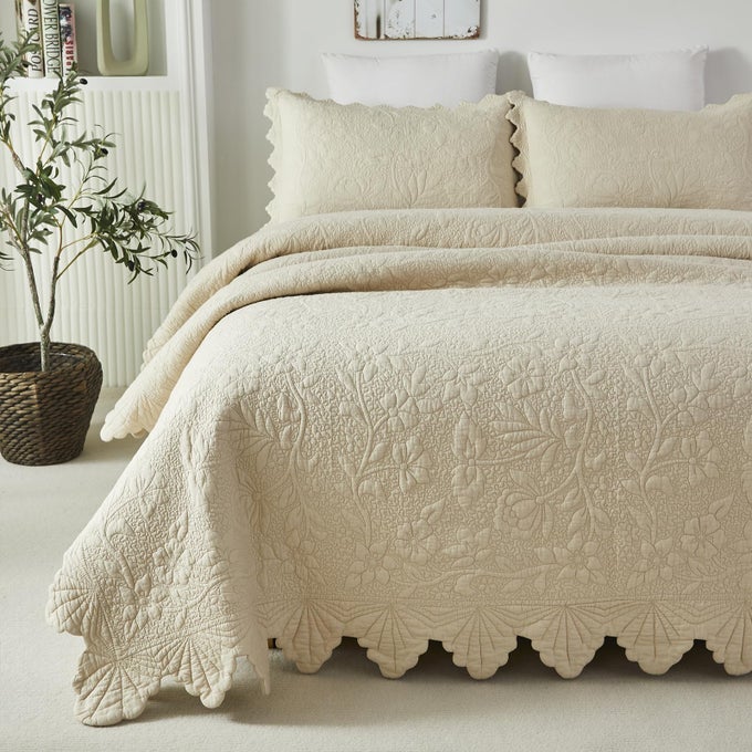 BEIGE QUILTS QUEEN KING SIZE COTTON FARMHOUSE MATELASSE COVERLET SCALLOPED EDGE BEDSPREADS LUXURY QUILT BEDDING SET 3PIECE 98X106