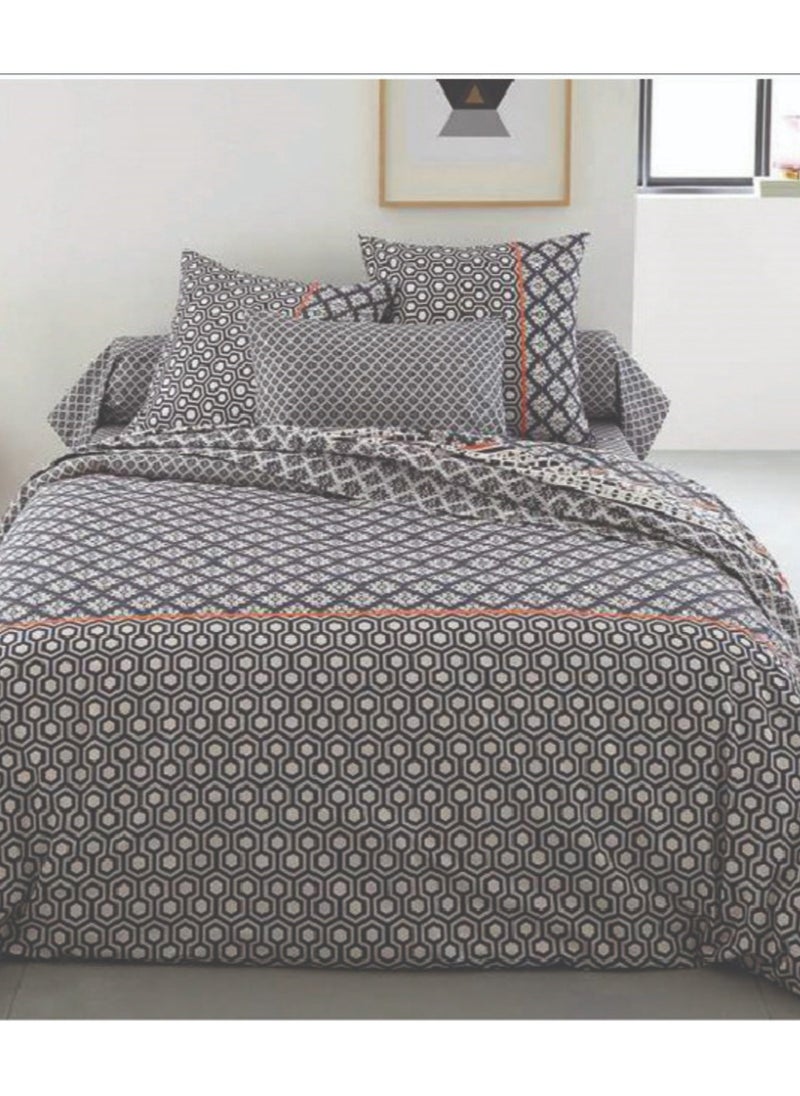 Home-Tex Design Hometex design King Size 100% Cotton 6 Piece Bed Set with reversible Duvet cover - 1 Flat Sheet 240x260 cm 1 Duvet Cover 240x200 cm 4 Pillows 50x80 cm Design Graphic Tribute  - Image 1