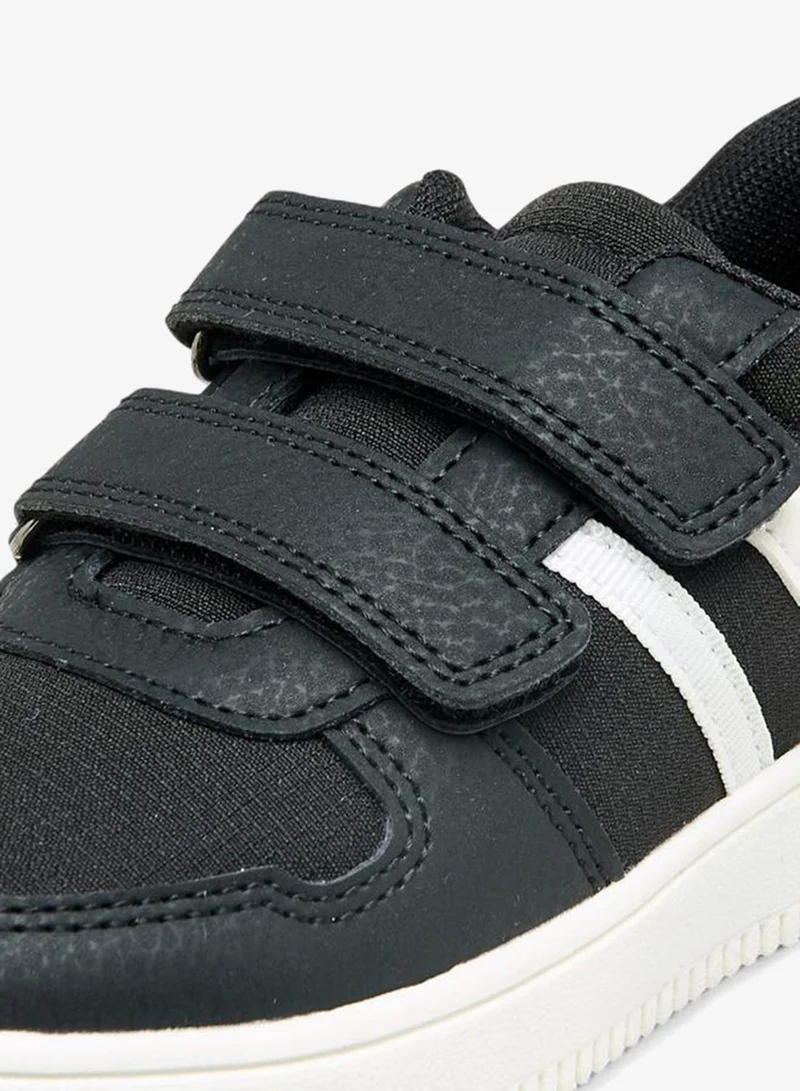 JUNIORS Boys Panelled Hook and Loop Sneakers