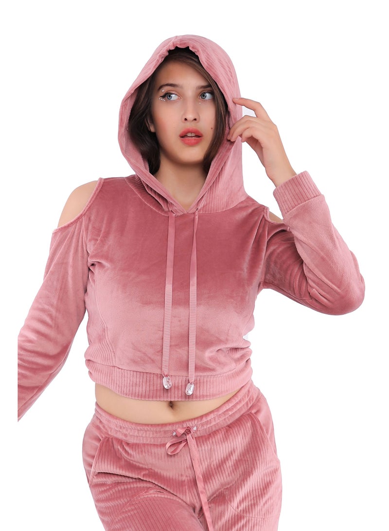 Dadoush A distinctive winter pajama made from ribbed velvet fabric by Daddoush, a high-quality velvet winter pajama for women. - Image 3