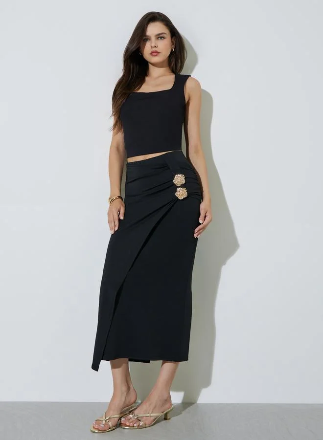 تايك تو Black Pencil Midi Skirt with Decorative Buckles