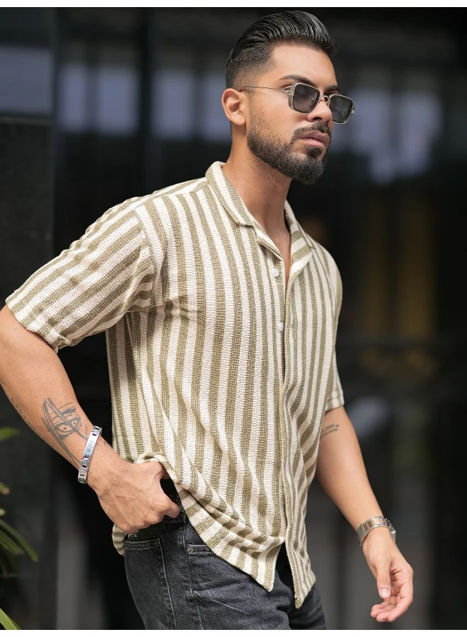 مانياك قميص رجالي بأكمام 3/4 مخطط بياقة لون أخضر وفضي رمادي من نسيج الوافل المحبوك