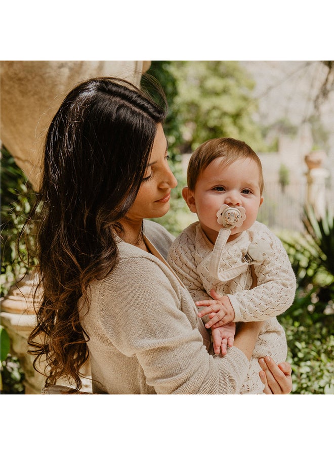 SUAVINEX سكس برو مصاصة على شكل فراشة فائقة النعومة للأطفال من 0-6 أشهر بحلمة سيليكونية حلمة فسيولوجية آمنة للطفل - زرقاء - Image 5