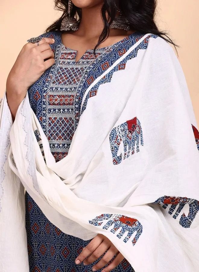 آي شين طقم كورتا نسائي قطن 1% مطرز باللون النيلي، مقاس مستقيم، طول كامل، بالازو