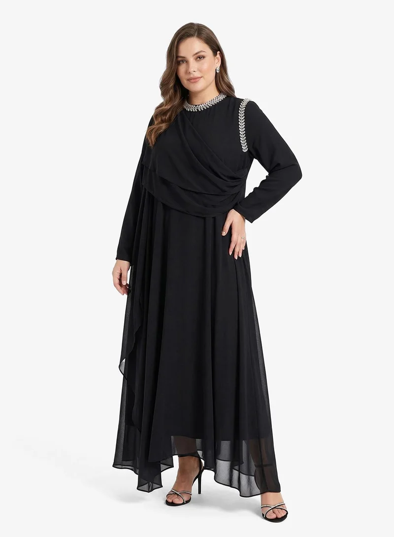 خزانة فستان مقاس كبير بتصميم - مع ثنيات على الكتف