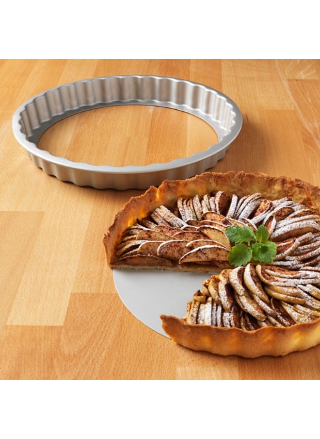 VARDAGEN - Pie Dish 31 cm/1.8 Ltr Silver Colour - Image 1