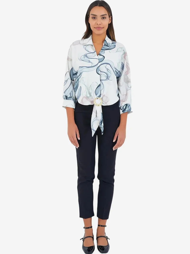 بيغ دارت بلوزة قصيرة مطبوعة من  بتفاصيل بوم بوم