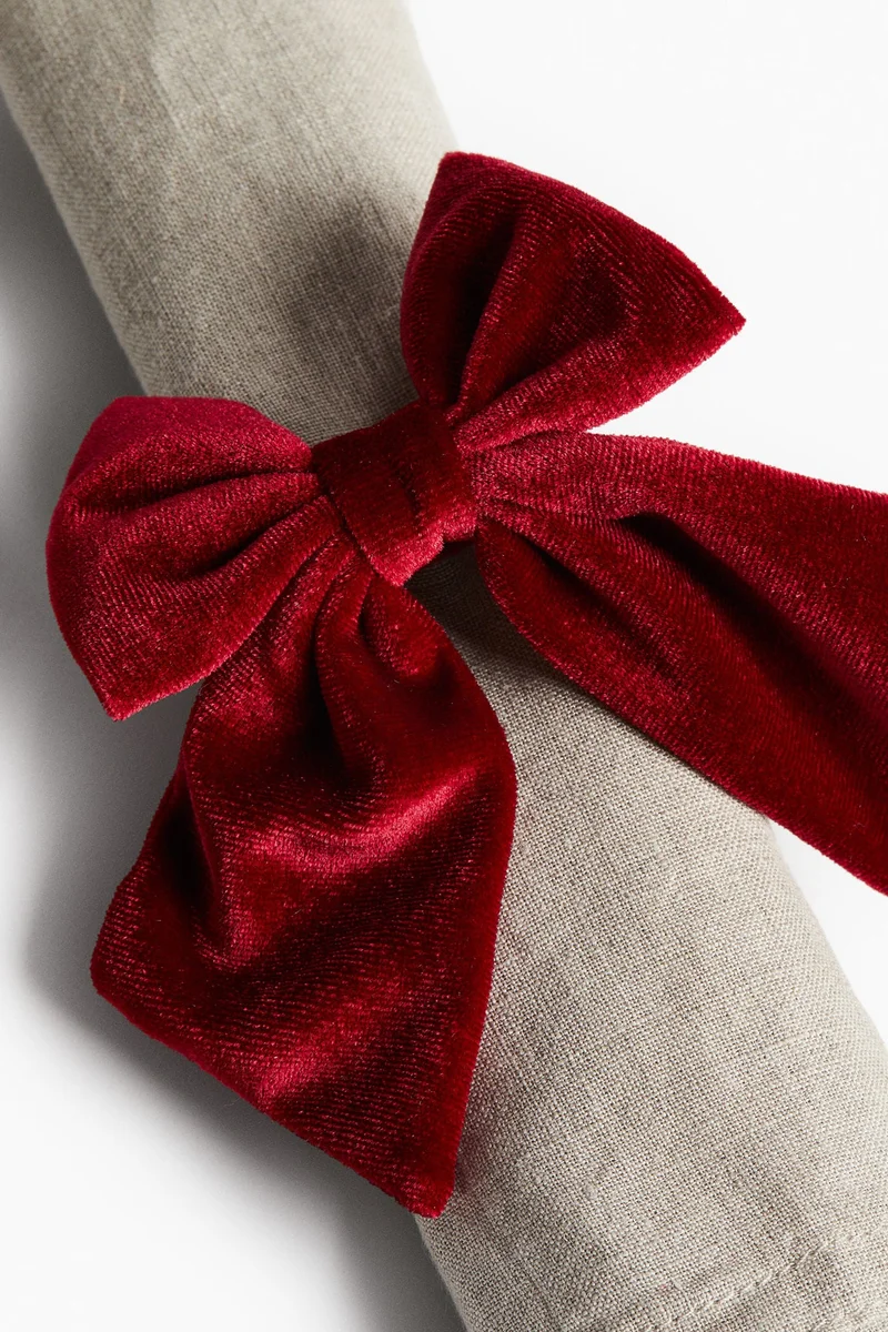 اتش اند ام حلقات مناديل من المخمل - عبوة من 4 قطع