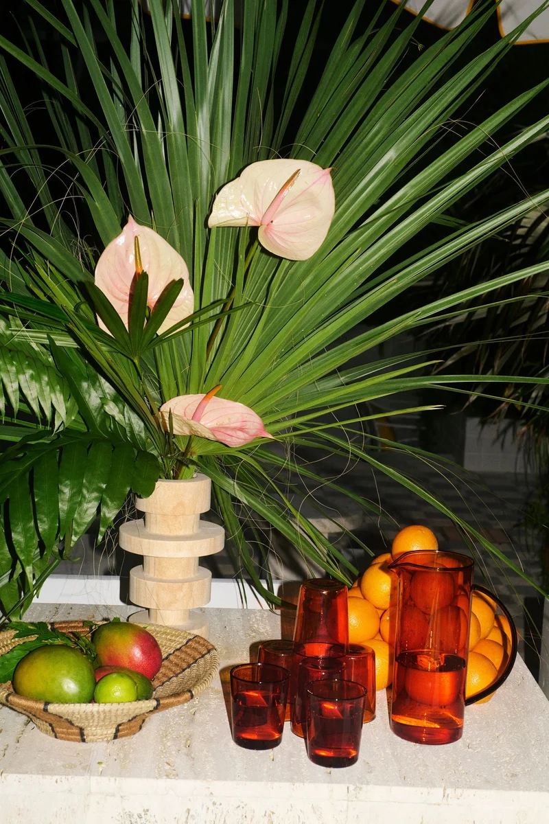 اتش اند ام إبريق زجاجي