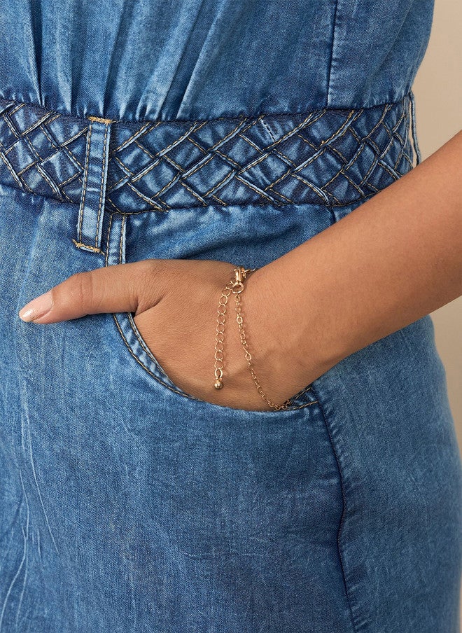 StyleStone فستان قميص دنيم مزين من ستايل ستون مع إغلاق بأزرار وأكمام قصيرة - Image 2