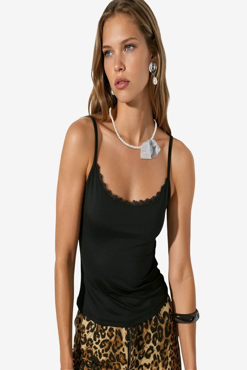 BUSEM Fitted Crop Lace Cami Top