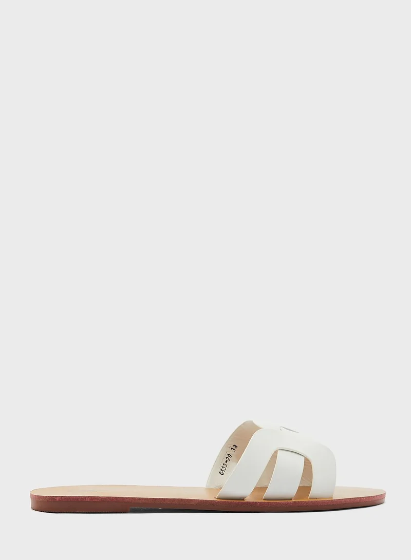 Ginger Twisted Design Flat Sandal