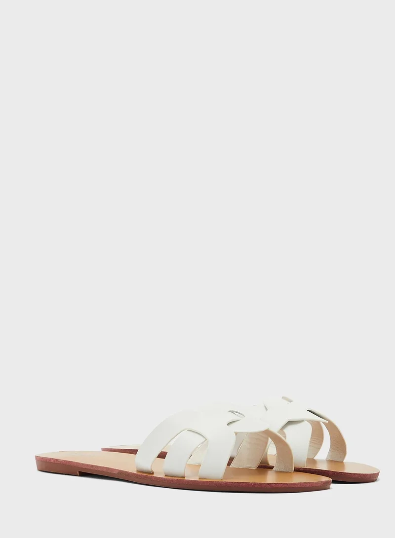 Ginger Twisted Design Flat Sandal