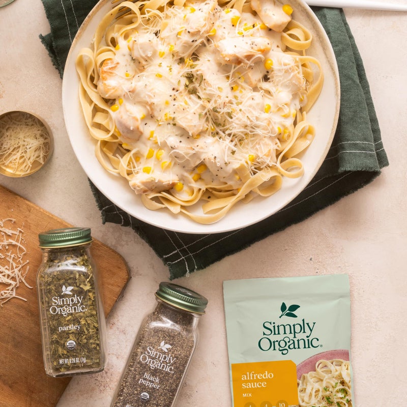 Simply Organic Parsley Flakes, 0.26-Ounce Jar, Fresh, Green-Leafy Taste, Vibrant Color Italian Parsley, Kosher, Organic - Image 4