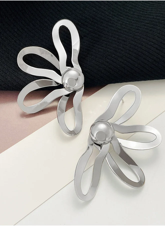 تايك تو Big Hollow Flower Earrings