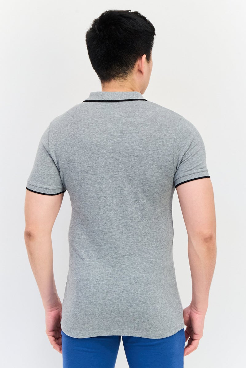 PUMA تي شيرت بولو خارجي قصير الأكمام للرجال بتصميم نحيف مع شعار العلامة التجارية، رمادي - Image 2