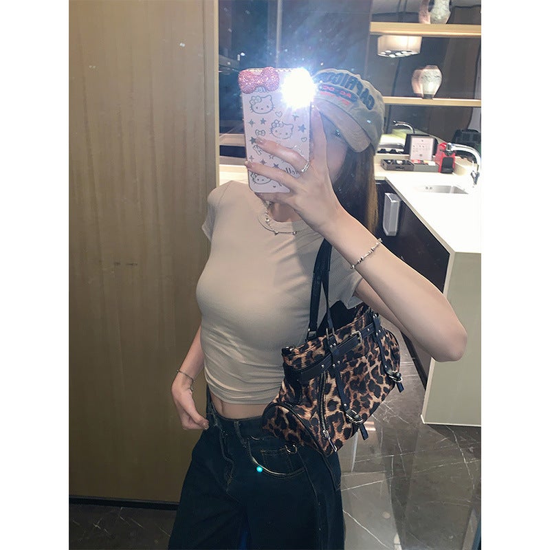 Real shot in stock-slim crew neck short sleeve T-shirt women's tight 2025 spring and summer meat-covered base coat - Image 4