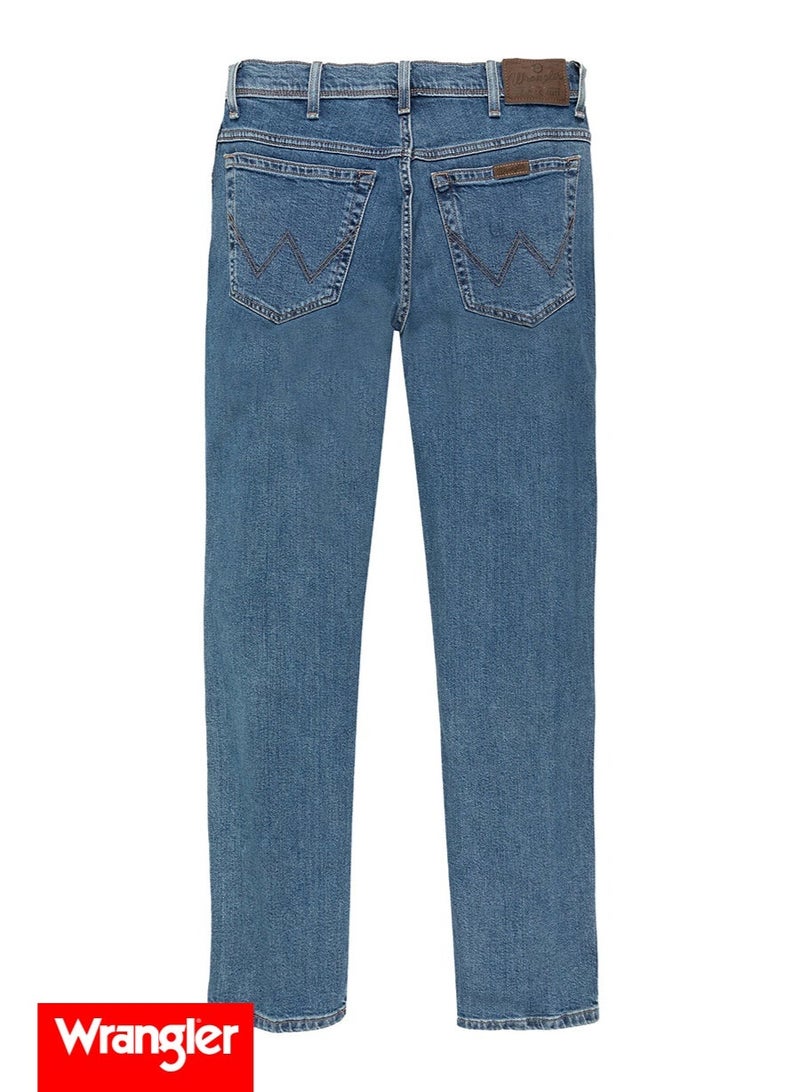 Wrangler Men's Durable Regular Fit Stonewash Blue Jeans – 5 Pockets, Mid-Rise, Straight Leg, 3/1 Righthand Twill Fabric,  Stretch Denim - Image 4