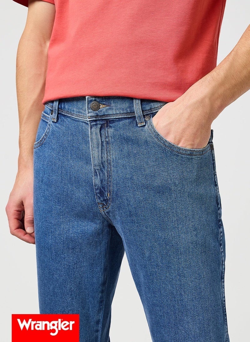Wrangler Men's Durable Regular Fit Stonewash Blue Jeans – 5 Pockets, Mid-Rise, Straight Leg, 3/1 Righthand Twill Fabric,  Stretch Denim - Image 2