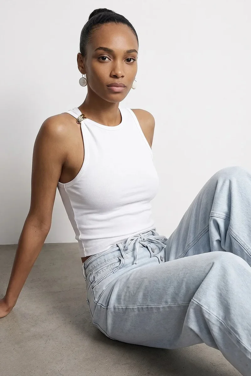 DILVIN Sleeveless Slim-fit Cami Blouse