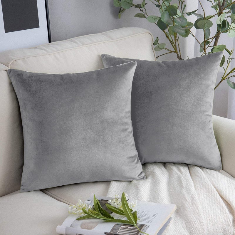أغطية وسائد YORKSHIRE BEDDING 45 x 45 عبوة من 2 أغطية وسائد مربعة من المخمل زينة ناعمة لأريكة غرفة النوم بسحاب غير مرئي فضي 18 x 18 بوصة عادي