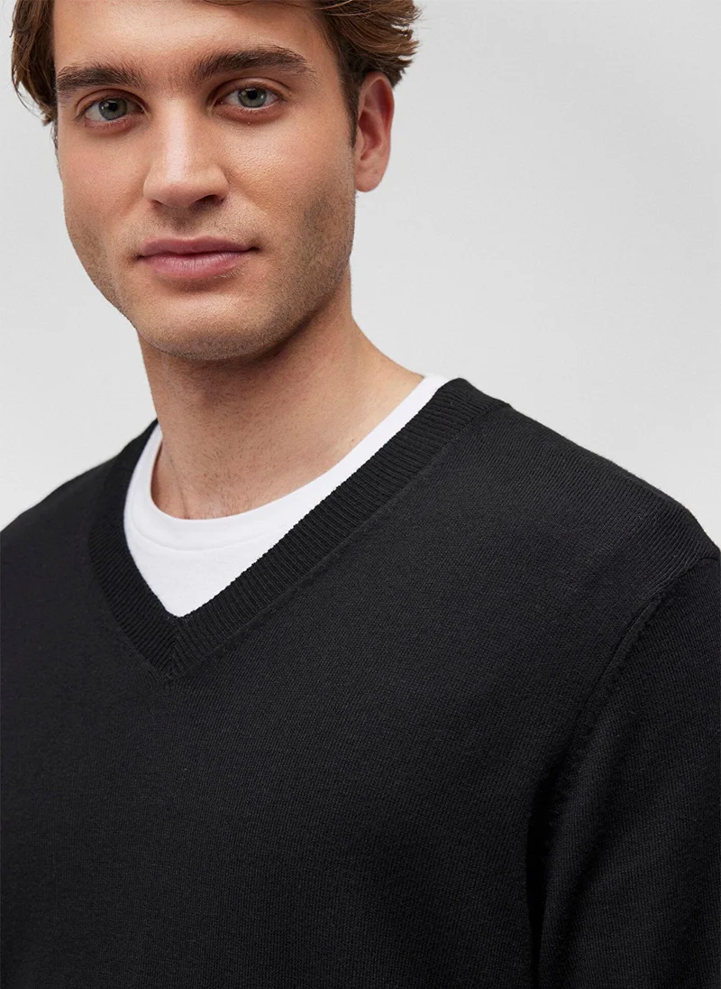 مافي V Neck Black Sweater
