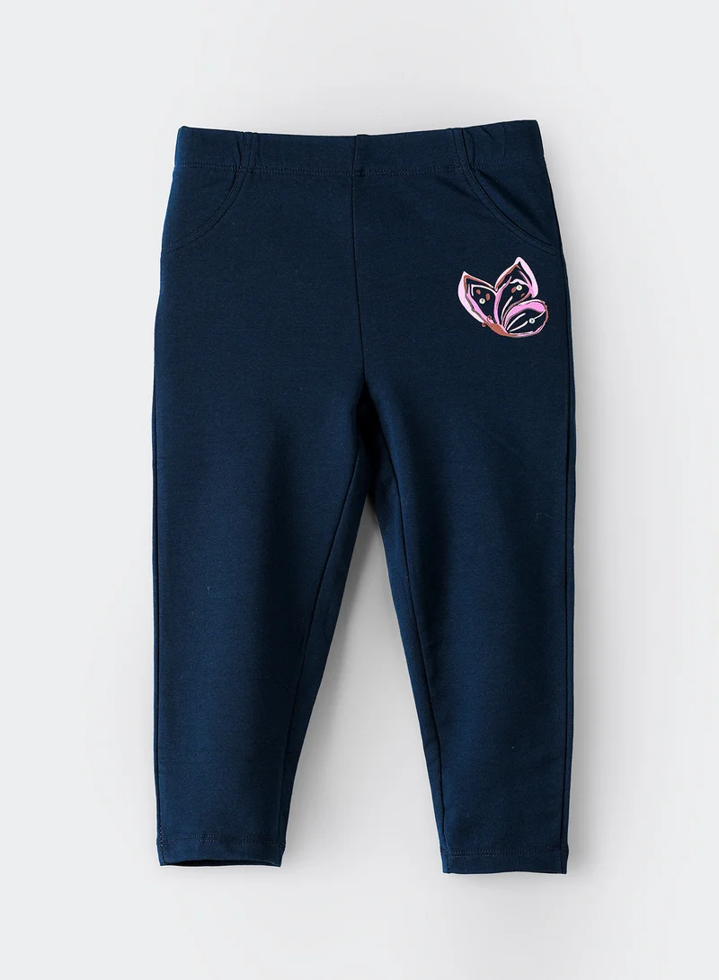 جيلين بنطال ضيق محبوك بطبعة عند الركبة