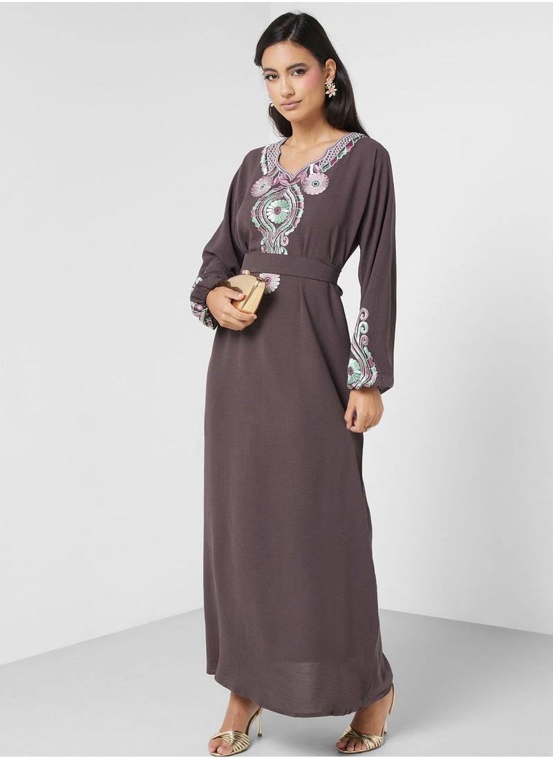 hayas closet - Embroidered Belted Jalabiya - Image 1