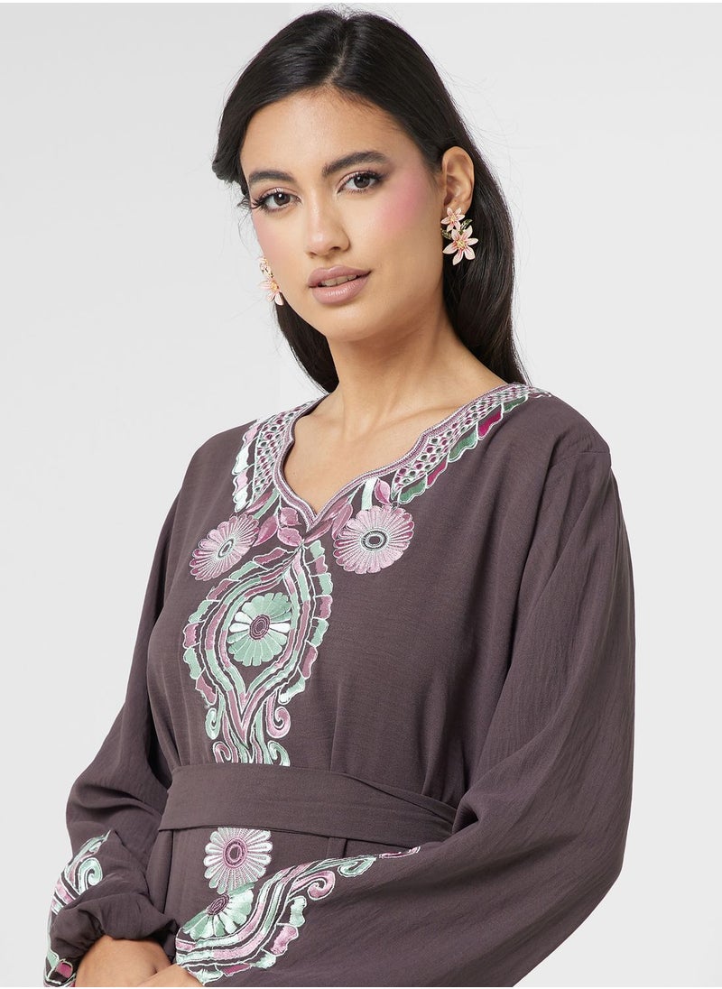 hayas closet - Embroidered Belted Jalabiya - Image 1