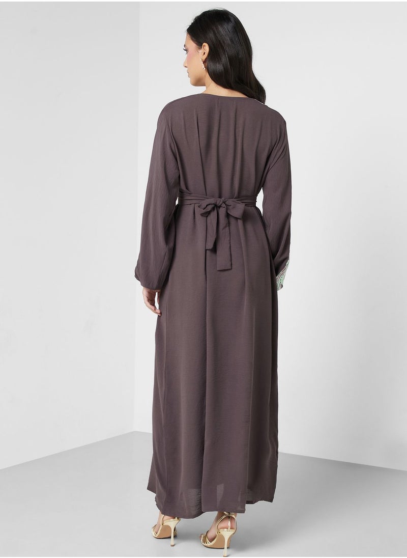 hayas closet - Embroidered Belted Jalabiya - Image 1