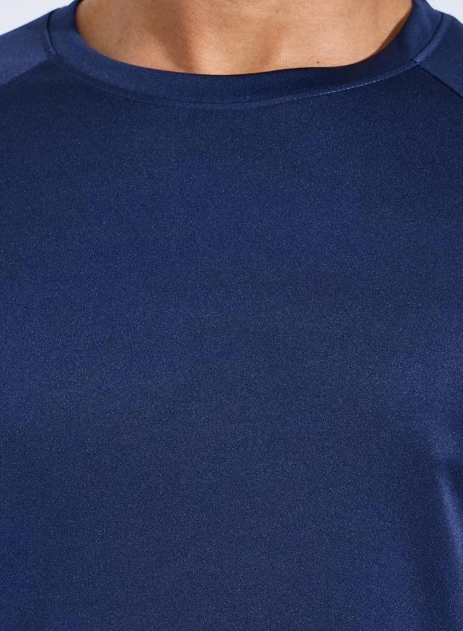 Styli Active  Men Navy Muscle Fit Running T-Shirt with Reflective Back Print for Men | Best Price UAE