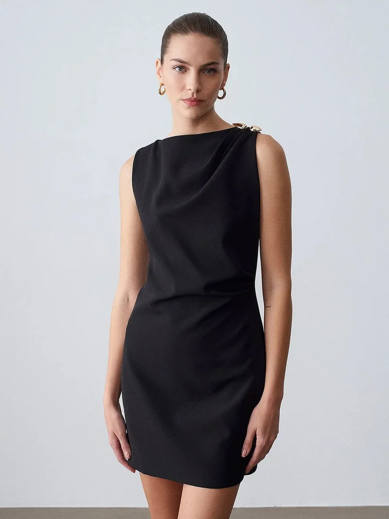 ديلفين DILVIN Sleeveless Crepe Mini Dress With Zipper