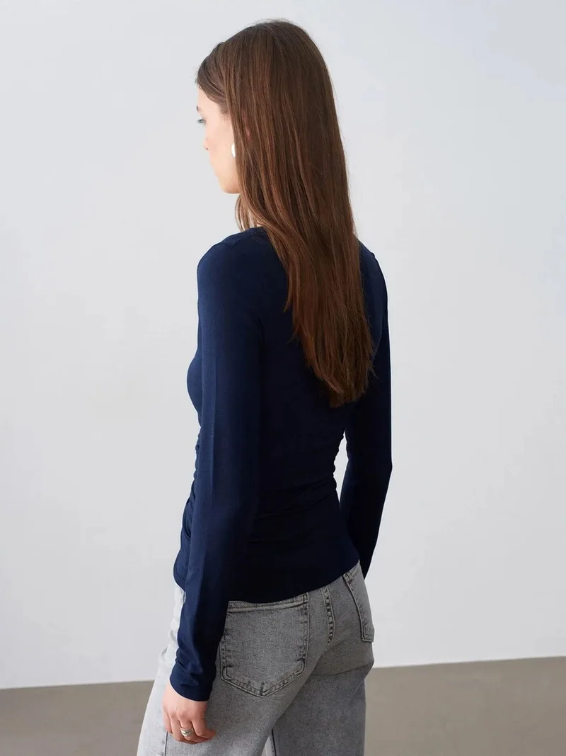 Dilvin DILVIN Slim Fit V-Neck Knit Blouse