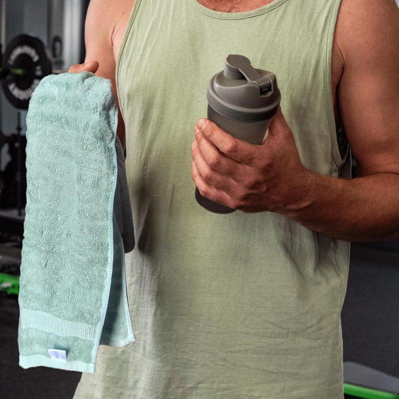 Mush مجموعة من 2 منشفة يد من الخيزران مش | منشفة رياضية 100% من الخيزران للرجال/النساء | منشفة فائقة النعومة، ماصة وسريعة الجفاف للجيم، السفر، الرياضة واليوغا | 40 × 60 سم | 600 جرام لكل متر مربع (أخضر زيتوني) - Image 4