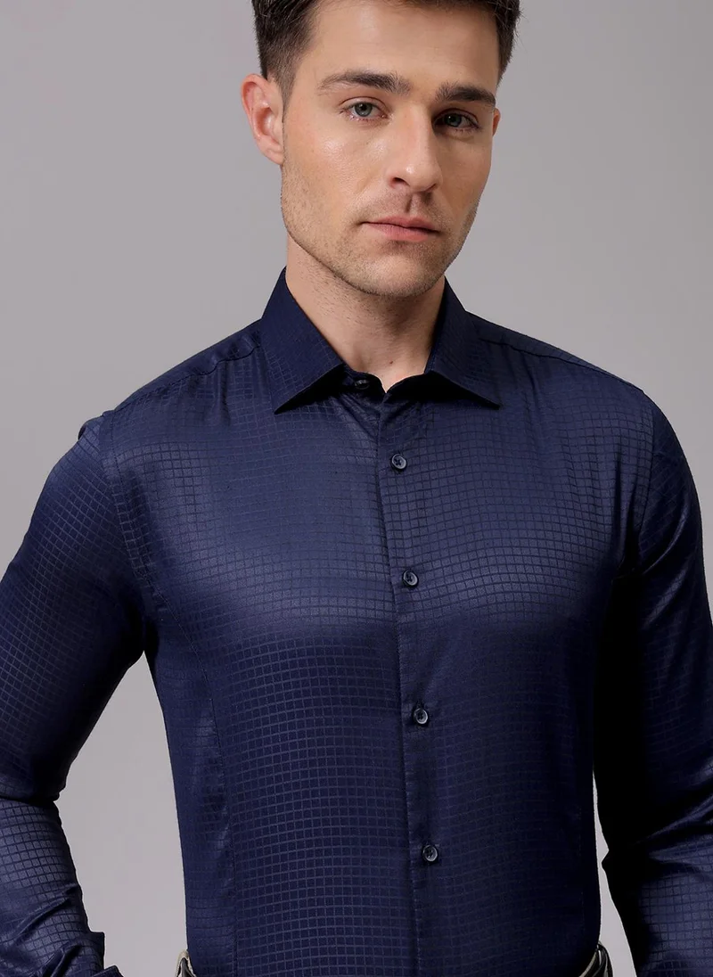 شركة المرآب الهندية Men Slim Fit Solid Full Sleeves Cutaway Collar Formal Shirt