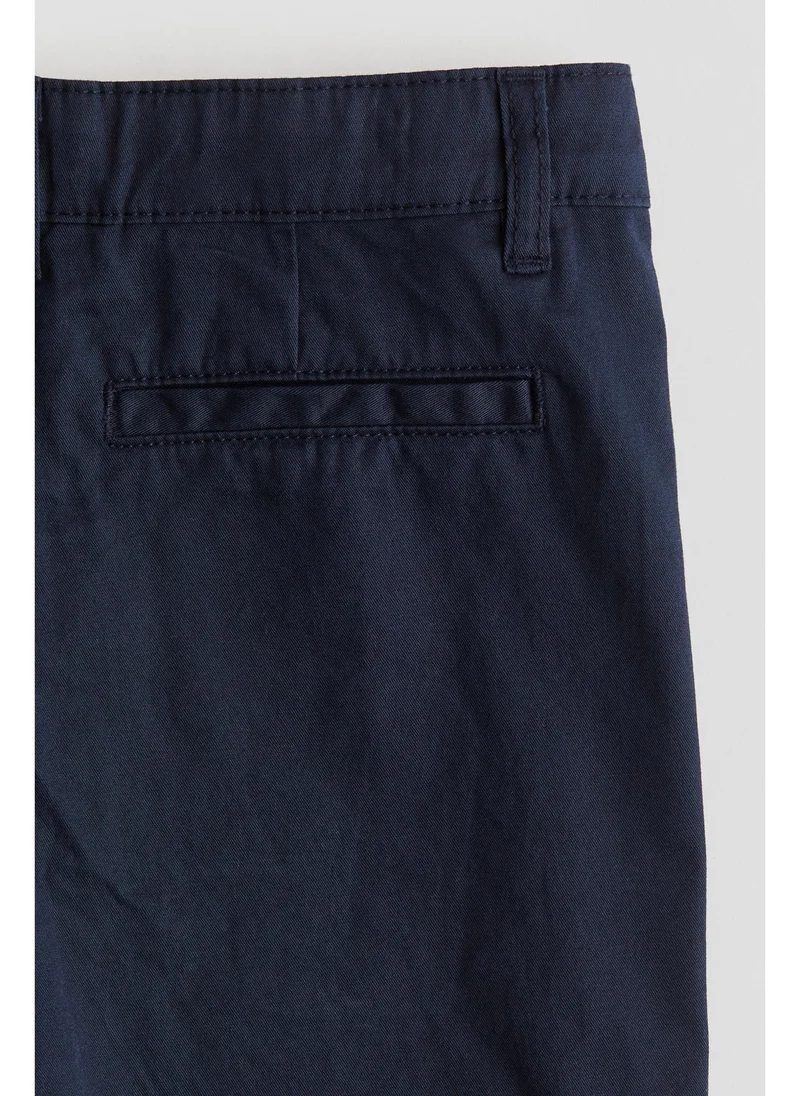 اتش اند ام Cotton chino shorts