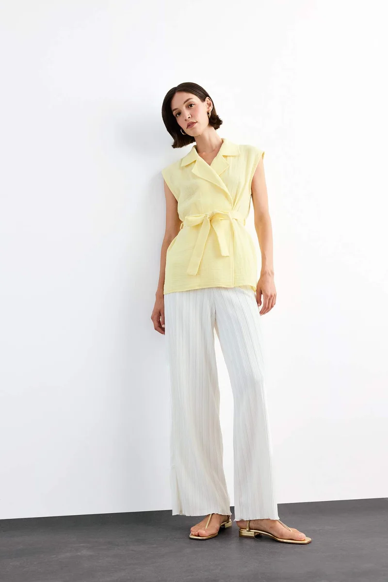ديفاكتو Crew Neck Short Sleeve Blouse
