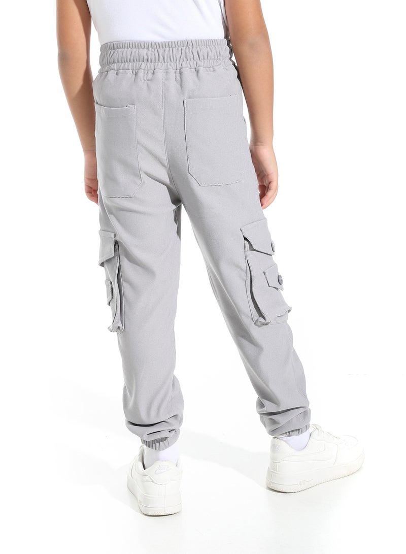 سيزار بنطلون اولادي جبردين مزود  بجيوب وزراير جانبية - Image 3