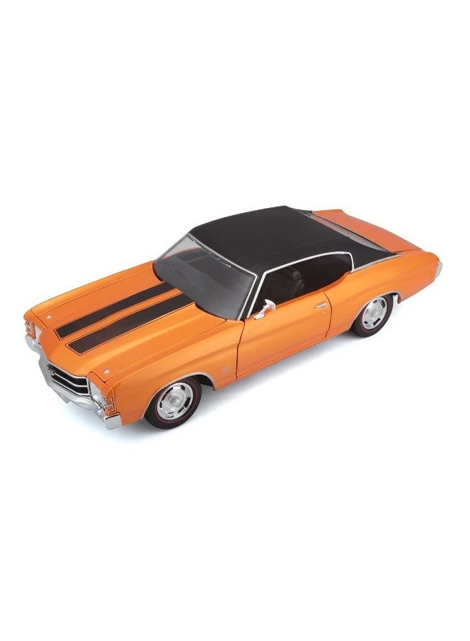 Maisto Maisto Special Edition 1971 Chevrolet Chevelle SS 454 Sport Coupe Die-cast Car (1:18, Orange)  - Image 3