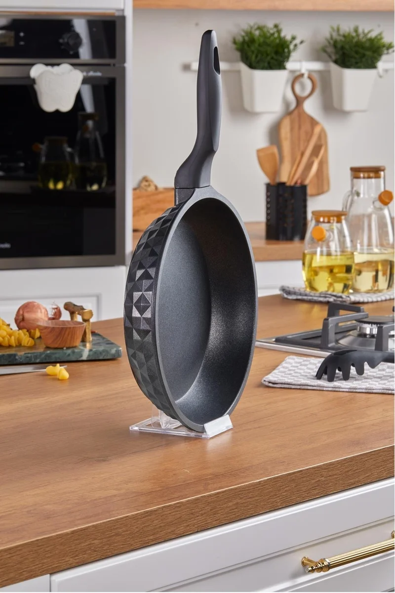TA Bella Cast Iron Pan Black 28 cm