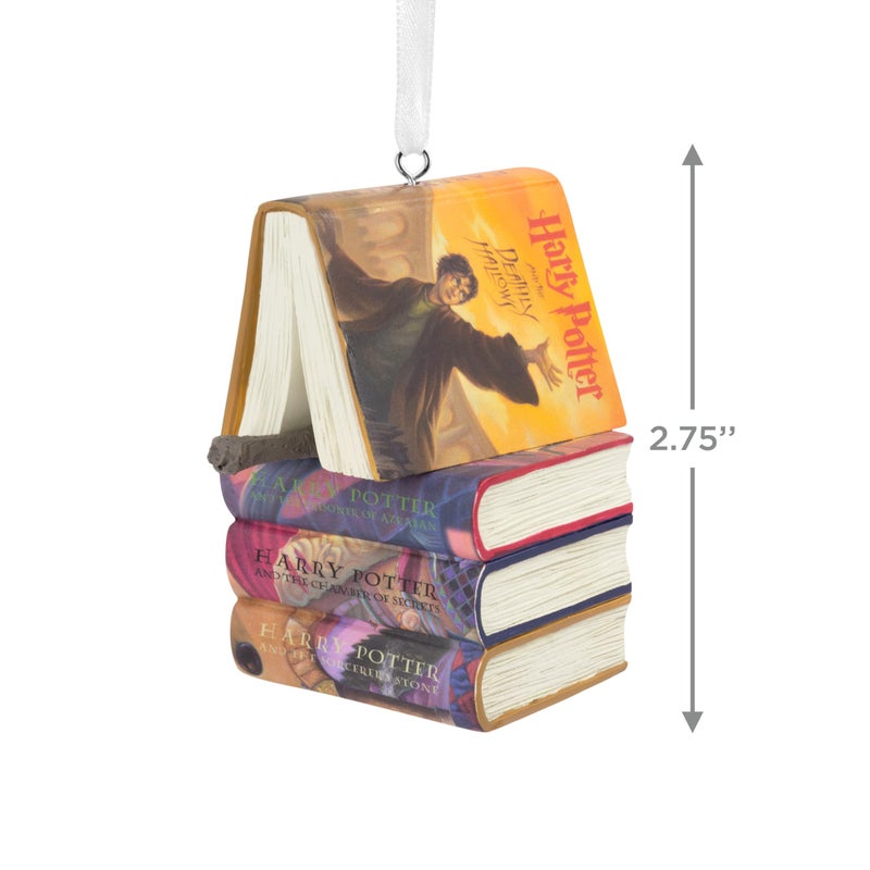 هولمارك Hallmark Harry Potter كتب مكدسة مع Wand Christmas Ornament Resin 2.23 × 2.75 × 2.28 بوصة (0002HCM9130) - Image 4