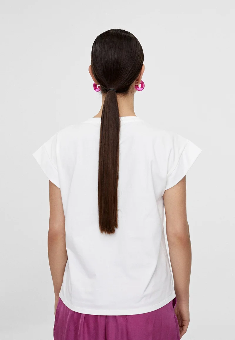 Lola Casademunt T-shirt with vertical Lola positioning
