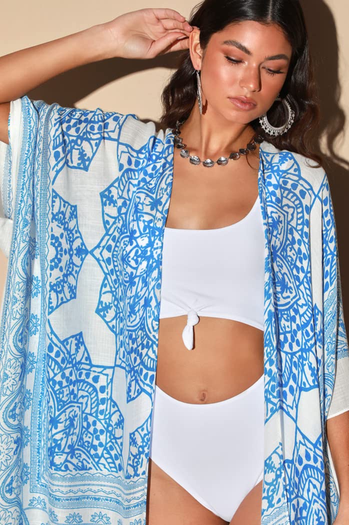 Breezy Lane غطاء شاطئ بريزي لين للنساء كيمونو صيفي مع طباعة بيضاء وزرقاء، مع خيوط متدلية - Image 3
