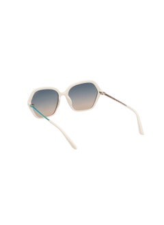 GUESS نظارة شمسية نسائية بتصميم غير متماثل مع حماية من الأشعة فوق البنفسجية - GU0013421P55 - مقاس العدسة: 55 مم - أبيض لامع  - Image 3